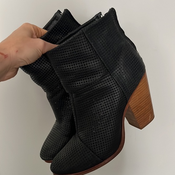Rag and Bone ankle booties - Picture 2 of 3